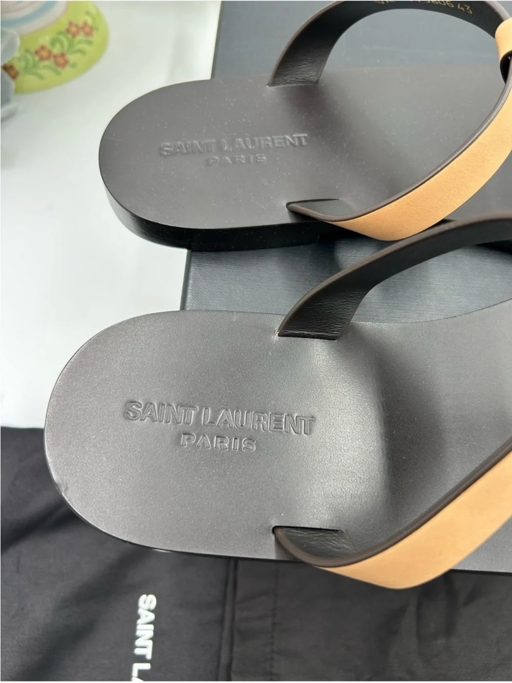 Men’s Saint Laurent CASANDRE YSL logo thong sandals, size 43 made in Italy